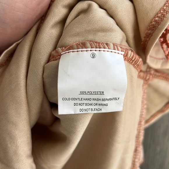 NWT Saints & Secrets Rose Lace Mini Dress with Keyhole Back Size Small - Picture 4 of 6